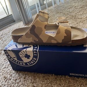 birkenstock arizona camo